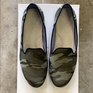 Charles Philip camo loafer sz 11